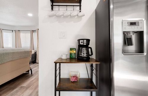 Carmichael Casa | Chic Remodeled 3BD|2BA House w/ Huge Outdoor Space