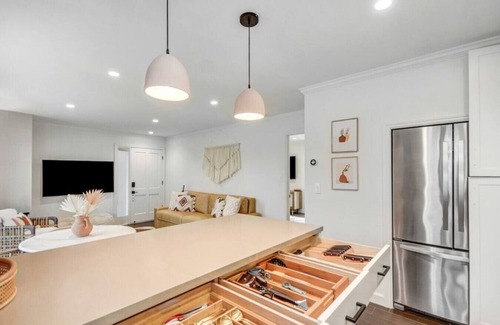 Napa Condominio | Chic Resort Retreat : Pool Access, Kitchen, Patio
