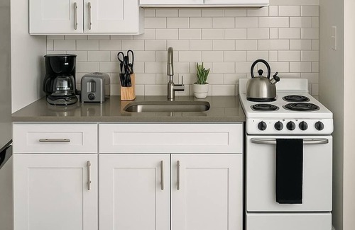 Hyde Park Apartamento | Chic Retreat: Cozy 1BR Apartment