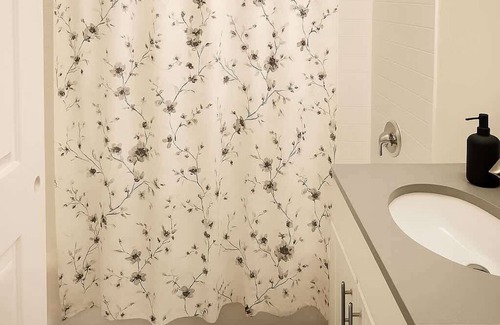 Hyde Park Apartamento | Chic Retreat: Cozy 1BR Apartment