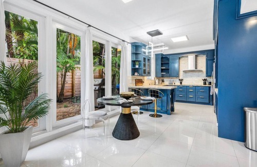 Victoria Park Apartamento | Chic Retreat | Heated Pool & Floats|Close to Beach