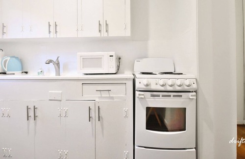 Boulevard Oaks Apartamento | Chic Retreat in Museum District with Communal Pool