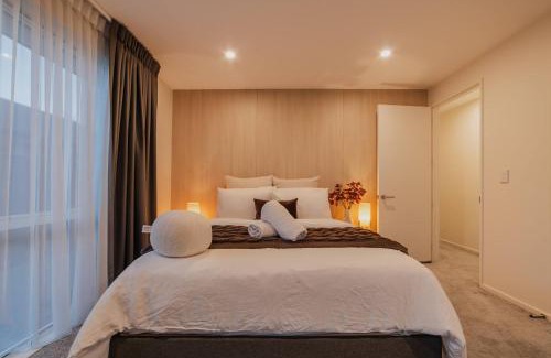 Halswell Casa | Chic Retreat - Modern Comforts & Game Room Fun
