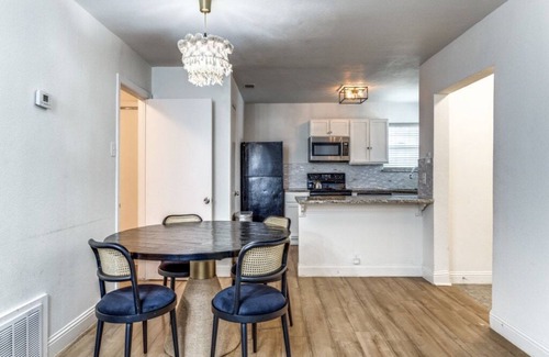 Original Town Casa | Chic Retreat Old Downtown