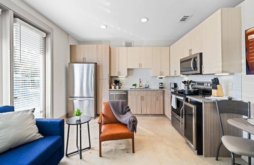 Fort Worth Apartamento | Chic Retreat | Poolside Comfort