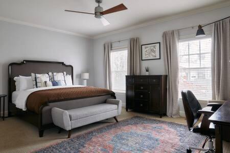 Hillsboro West End Casa | Chic Retreat Steps From Vanderbilt University