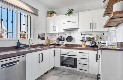 Nerja Chalet De Esquí | Casa elegante con gran jardín cerca de Burriana
