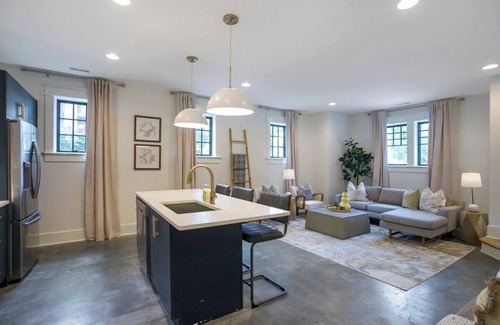 Hillsboro Village Casa | Chic Retreat | Walk to Hillsboro, Belmont & 12 So