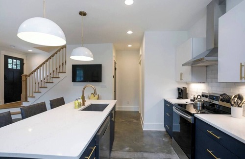 Hillsboro Village Casa | Chic Retreat | Walk to Hillsboro, Belmont & 12 So