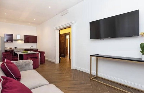 Repubblica Apartamento | Chic Roman Retreat: Minimalist Luxury in the Heart of Historic Rome