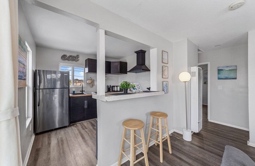 Logan Heights Apartamento | Una joya encantadora en LH Wifi Minutos de la playa, el centro y Petco Park!