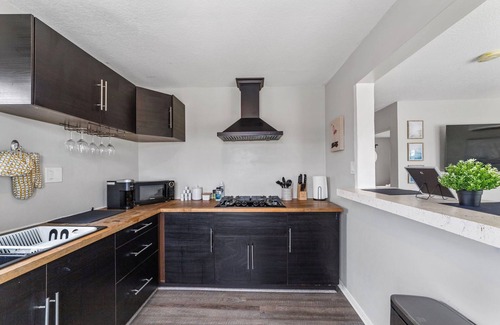 Logan Heights Apartamento | Una joya encantadora en LH Wifi Minutos de la playa, el centro y Petco Park!