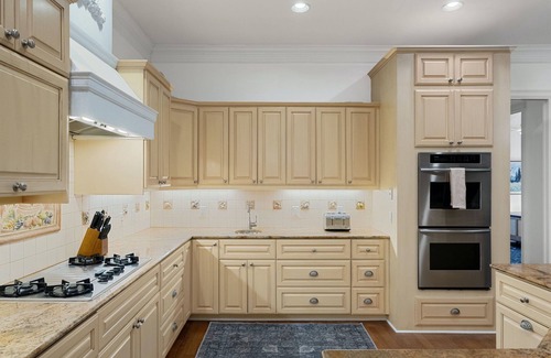 Tarrytown Casa | Chic & Secluded 4 BDR in Desirable Tarrytown!