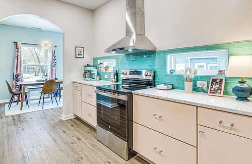 Indianapolis Cabaña | Chic ‘SoBro Charmer’ w/ Covered Porch!