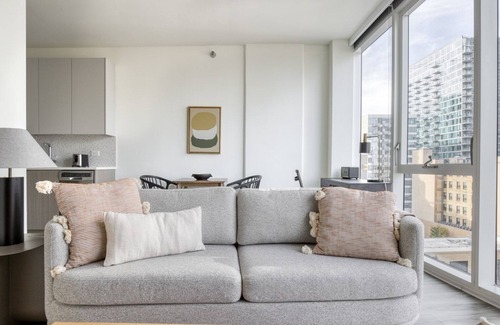 South Loop Apartamento | Chic South Loop Jr 1BR w/ Lounge, Pool & Gym nr Grant Park, by Blueground