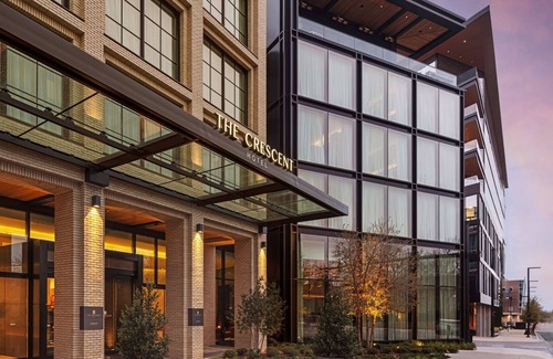 Fort Worth Cultural District Hotel | Chic Space w/ Balcony Near Major Fort Worth Attractions