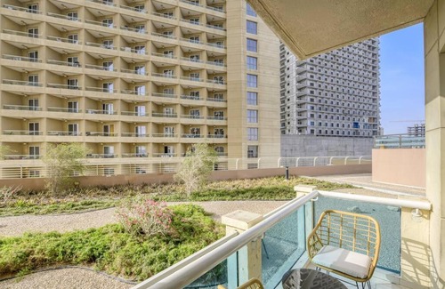 Dubai Production City Apartamento | Chic Spacious 2BR in Dubai Production City