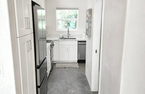 Westside Cabaña | Chic Spanish Casita in beautiful Santa Barbara with WiFi and AC