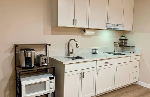 Ventura Apartamento | Chic Spanish-Style Guest Suite. Ventura, CA with AC, WiFi