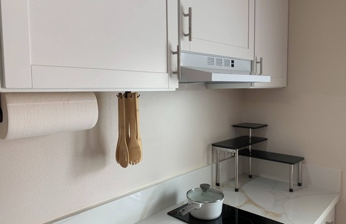 Ventura Apartamento | Chic Spanish-Style Guest Suite. Ventura, CA with AC, WiFi