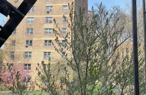 Ukrainian Village Apartamento | Chic Studio Apt in the East Village with WiFi and AC, Close to Subway