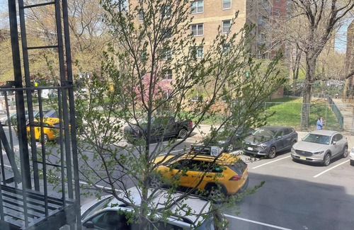 Ukrainian Village Apartamento | Chic Studio Apt in the East Village with WiFi and AC, Close to Subway