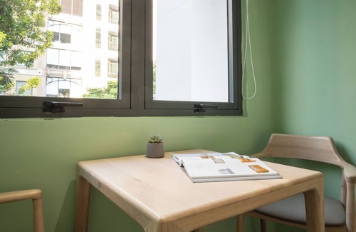 Phuong 6 Apartamento | Chic Studio for 3 Guests with Private Balcony, Fast WiFi in vibrant Hồ Chí Minh