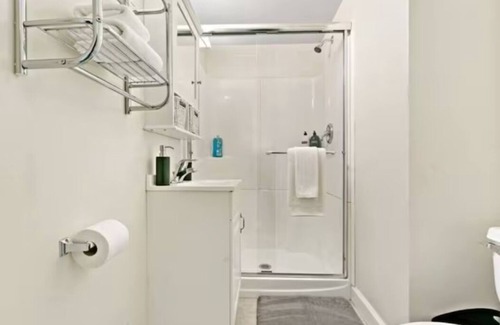 Highland Park Apartamento | Chic Studio - In Downtown Highland Park, by Metra