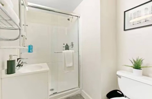 Highland Park Apartamento | Chic Studio - In Downtown Highland Park, by Metra