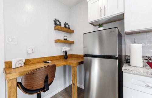 Harper Woods Apartamento | Chic studio with AC and WiFi in superb Harper Woods