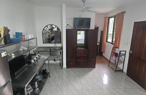 Playa Hermosa Apartamento | Chic studio with WiFi and AC in phenomenal Playa Hermosa