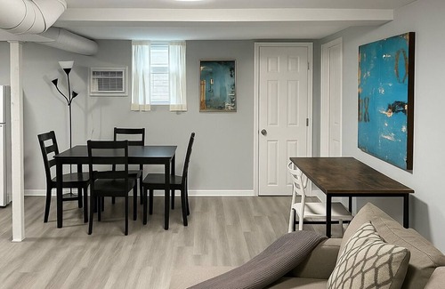 Chicago Apartamento | Chic Studio with WiFi and AC in Beautiful Chicago