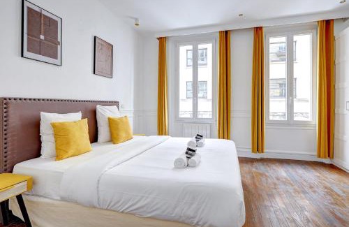 Champs-Elysees Apartamento | Chic Terrasse a 5min des Champs-Elysees with AC