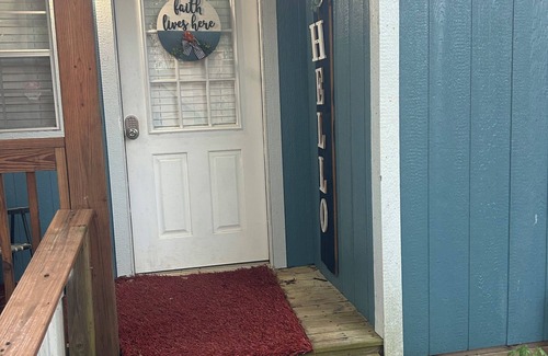 Riverdale Apartamento | Chic tiny house with 2 bedrooms and 2 bathrooms. Perfect for an overnight stay.