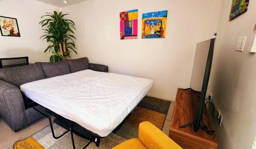 Raynolds Addition Apartamento | Chic Townhome Retreat nestled Downtown