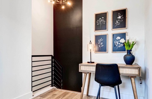 Windsor Park Casa | Chic Townhouse 2 Mi to Downtown Indianapolis