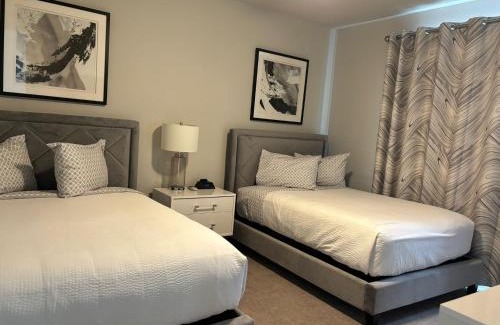 Coffeyville Casa | Chic Two Story Orlando Condo Near Disney