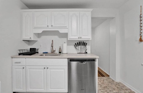 Downtown Historic District Casa | Chic Urban Oasis: Meets Comfort
