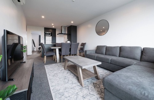 Newton Apartamento | Chic Urban Retreat in Grey Lynn