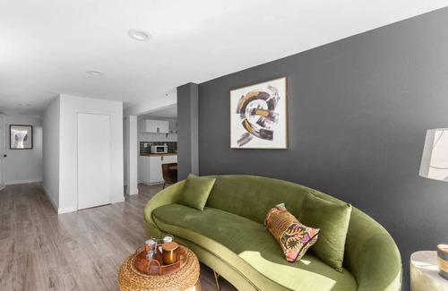 Richmond Casa | Chic urban retreat within the vibrant Hawthorne / Richmond neighborhood