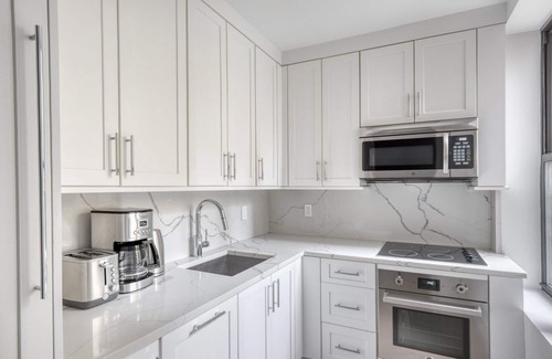 Bloomingdale Apartamento | Chic UWS 1BR w/ Gym, Elevator & W/D, nr Central Park, by Blueground