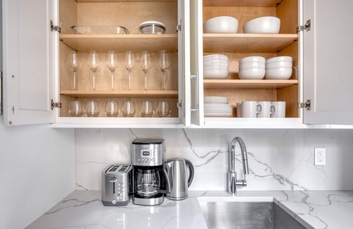 Bloomingdale Apartamento | Chic UWS 1BR w/ Gym, Elevator & W/D, nr Central Park, by Blueground