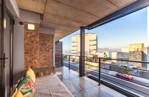 West Beach Apartamento | Chic Warehouse Style 1 bedroom, Blouberg Beachfront, 14 Manhattan