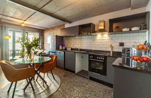 West Beach Apartamento | Chic Warehouse Style 1 bedroom, Blouberg Beachfront, 14 Manhattan