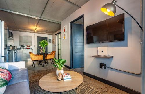 West Beach Apartamento | Chic Warehouse Style 1 bedroom, Blouberg Beachfront, 14 Manhattan