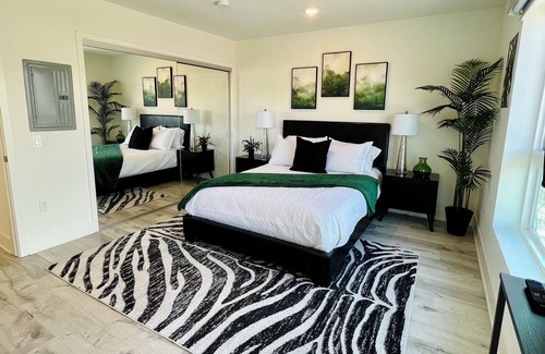 Westwood Hotel | Chic Westwood Century City 2 BR Apt, w/ Parking!