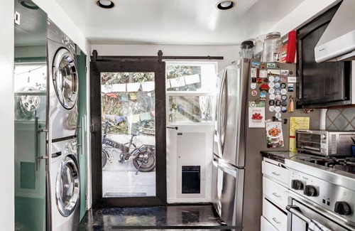 Sunset Junction Casa | Chic yoga villa with saltwater pool and views on silverlake sunset junction