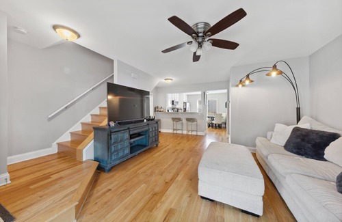 The Gap Casa | Chicago home available close to Mccormick Place, Sox park, Illinois tech and ICO