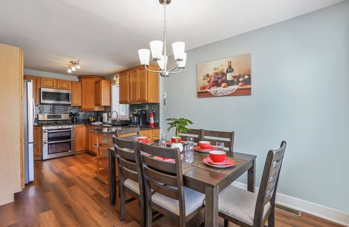 Union Ridge Casa | Chicago Rental - W Berwyn Ave
