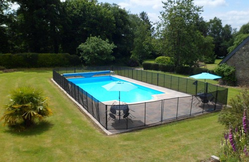 Saint-Nicolas-du-Pelem Casa | Casa con piscina climatizada y WIFI, casa de campo Kermarch y cabaña para 13 personas